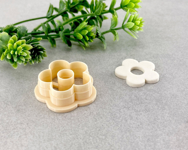 5 Petal Daisy Flower Donut Clay Cutter - BabylonCutters - Clay Cutter