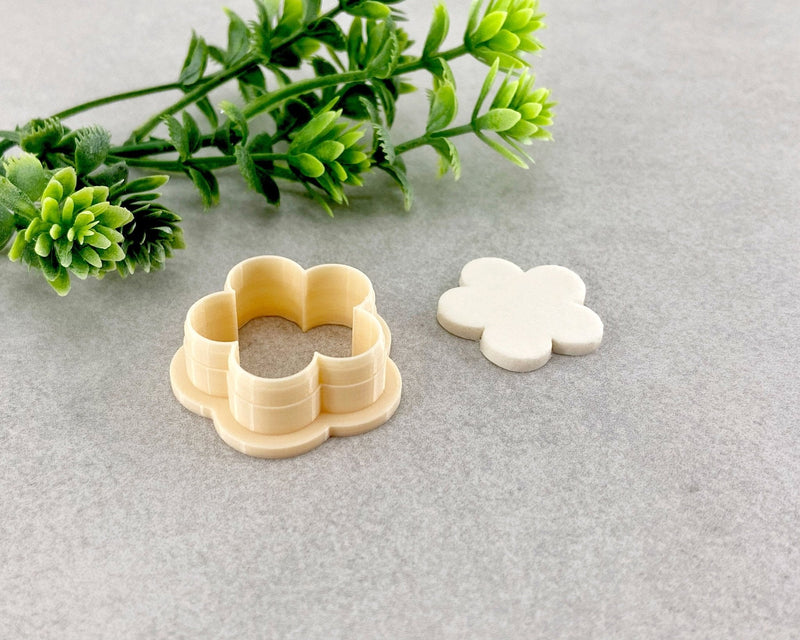 5 Petal Daisy Flower Outline Clay Cutter - BabylonCutters - Clay Cutter