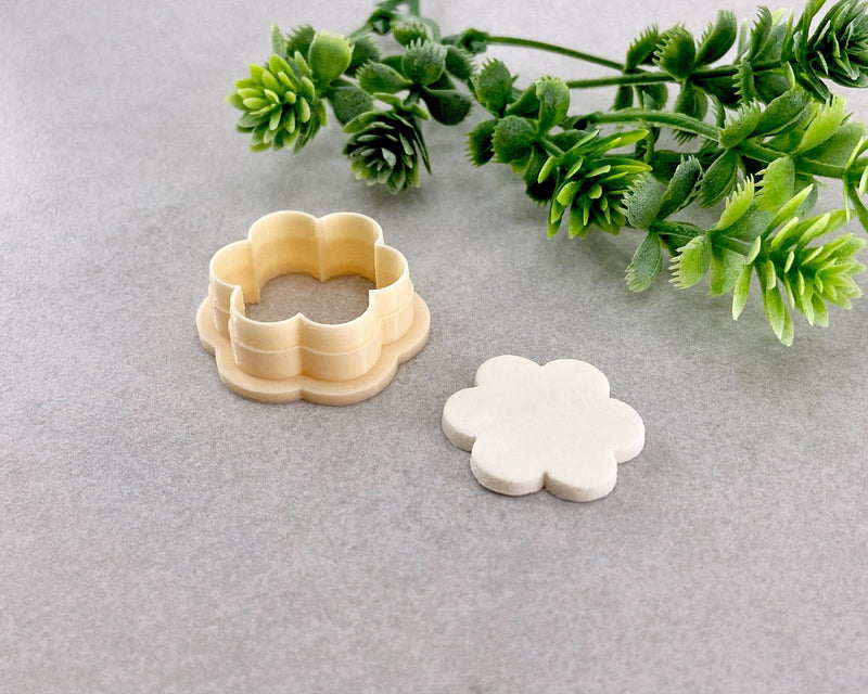 6 Petal Daisy Flower Outline Clay Cutter - BabylonCutters - Clay Cutter