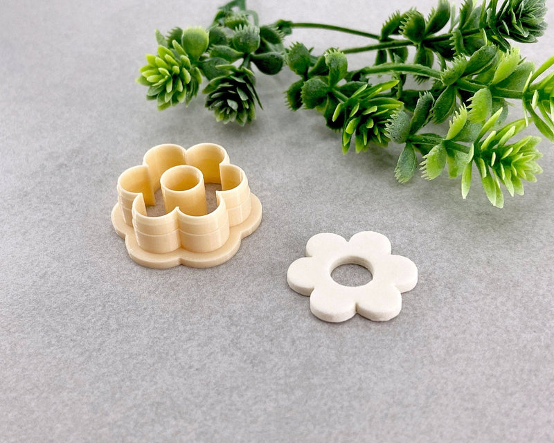 6 Petals Daisy Donut Clay Cutter - BabylonCutters - Clay Cutter