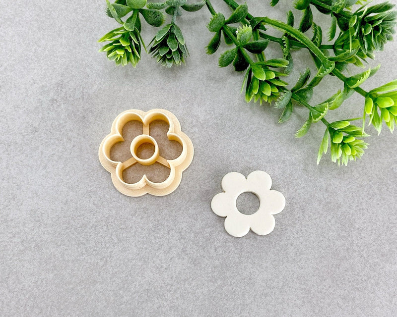 6 Petals Daisy Donut Clay Cutter - BabylonCutters - Clay Cutter