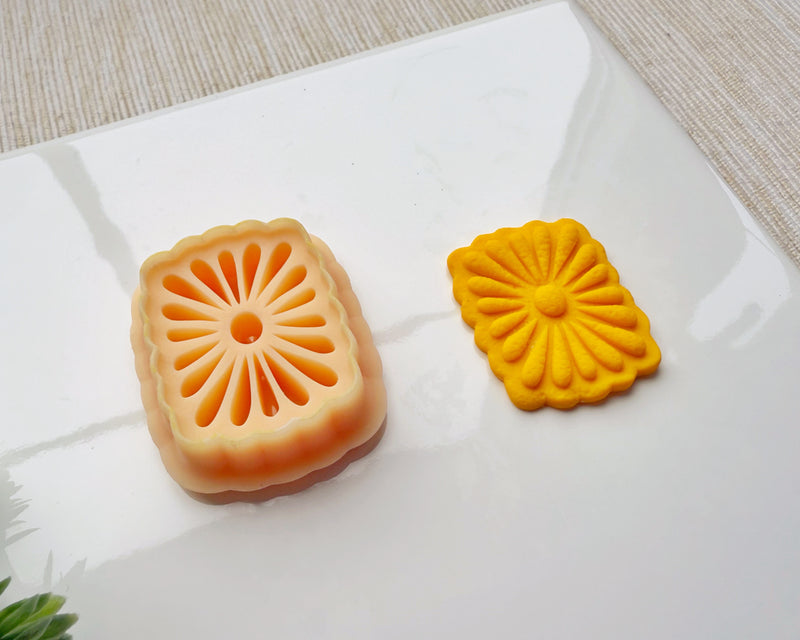 Debossing Retro Sun Polymer Clay Cutter – Scalloped Summer Shape for Earrings & Crafts