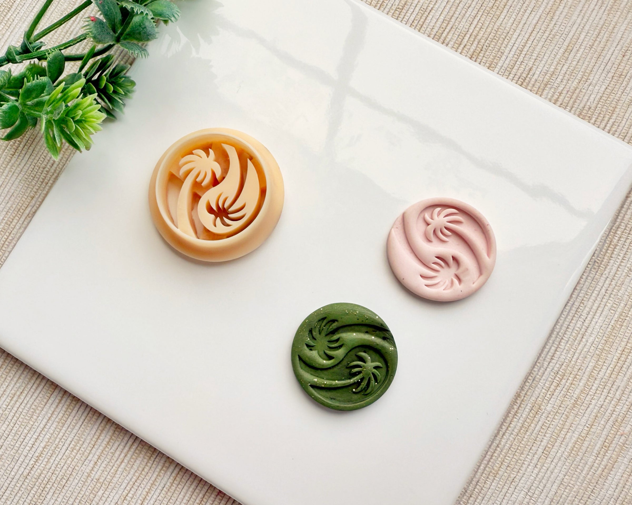 Yin Yang Palm Tree Polymer Clay Cutter – Tropical Balance Design for Earrings
