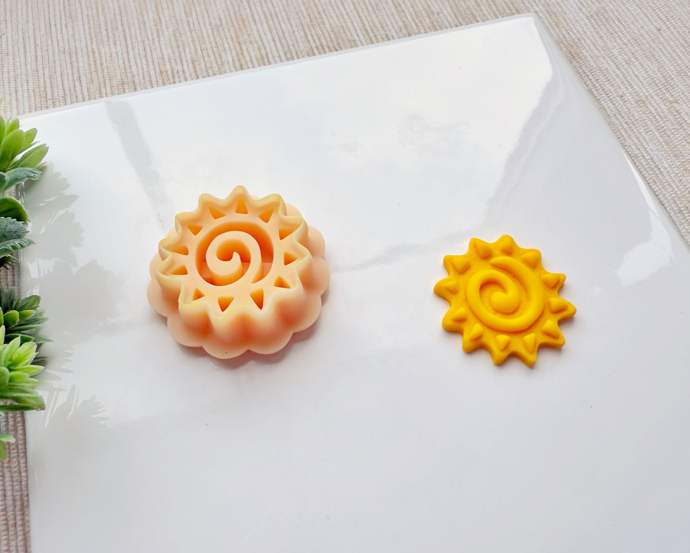 Radiant Sun Clay Cutter – Spiral Sun with Rays for Polymer Clay