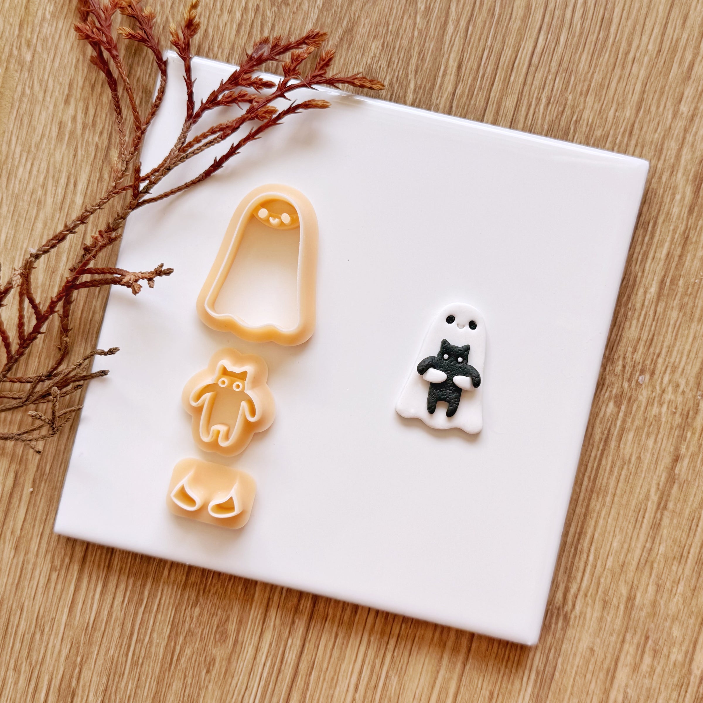 Ghost Holding a Cat Clay Cutter Set