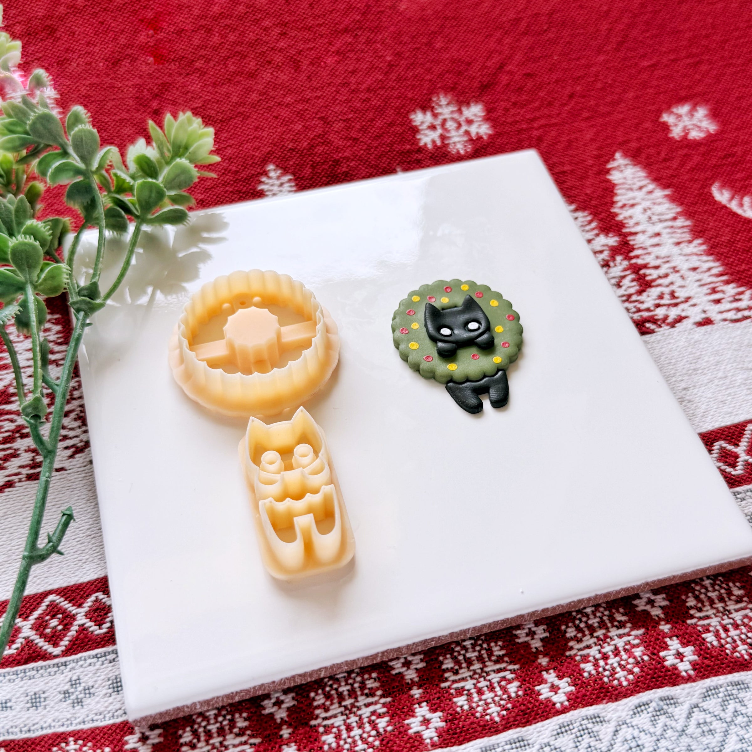 Christmas Cat Wreath Clay Cutter Set
