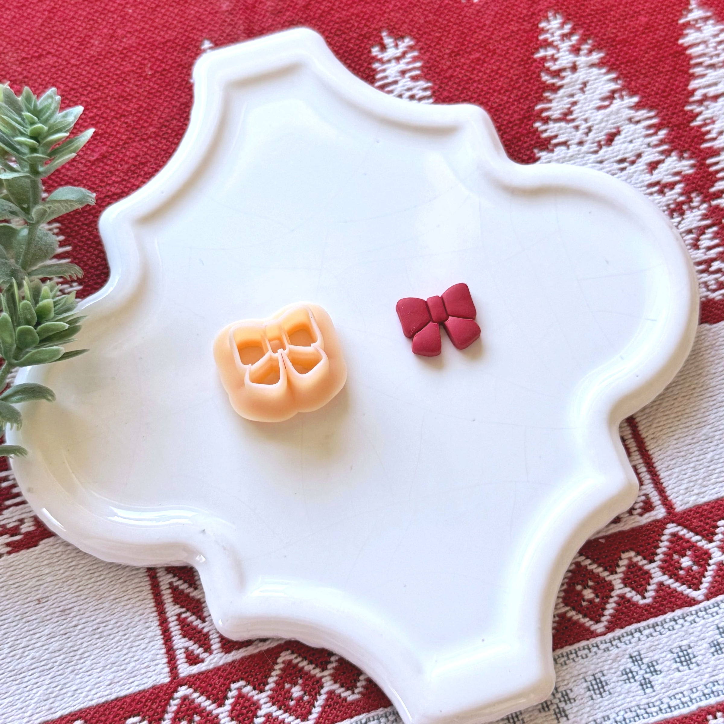 Classic Holiday Bow Polymer Clay Cutter