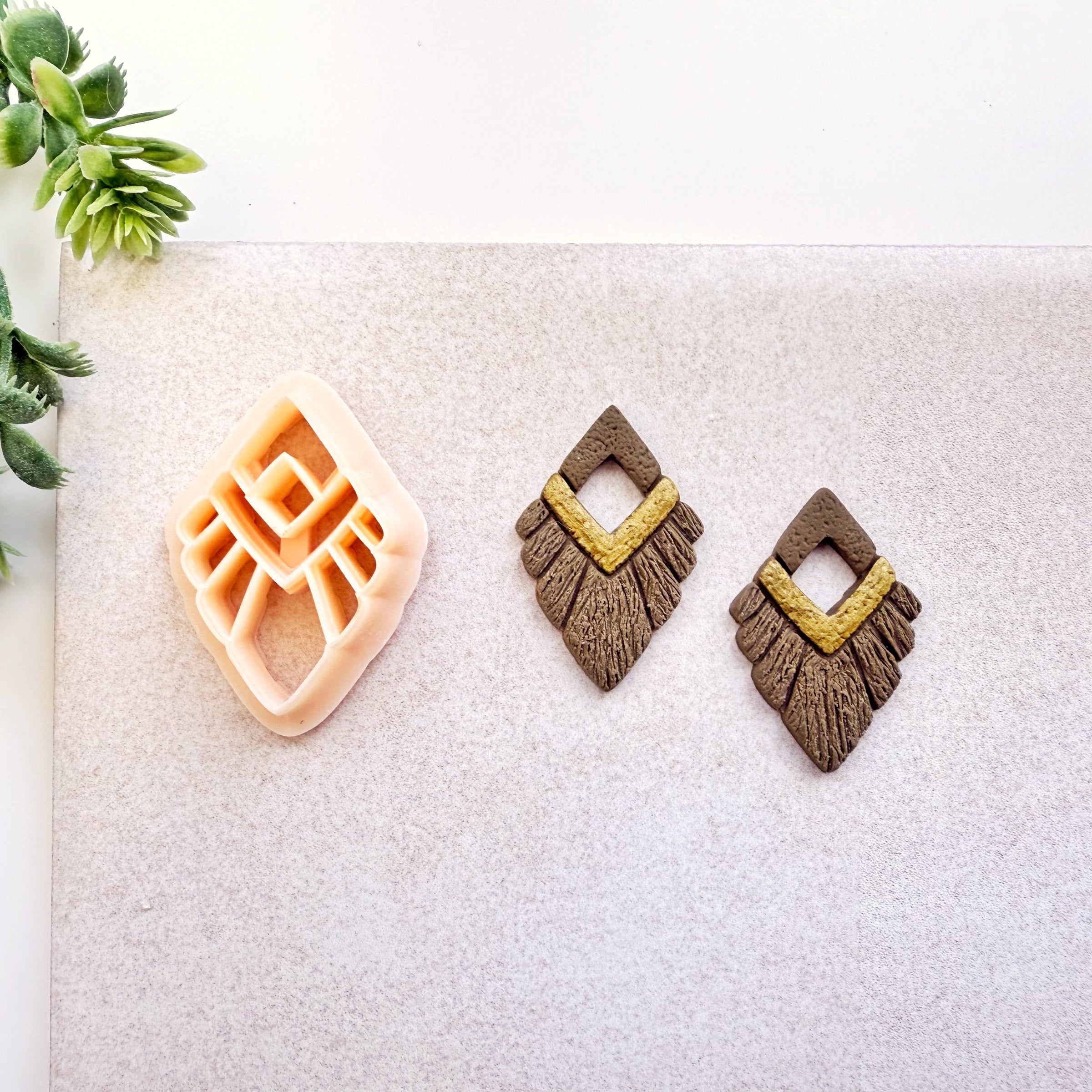 Macrame Crest Cutout Clay Cutter – Everyday Dangles