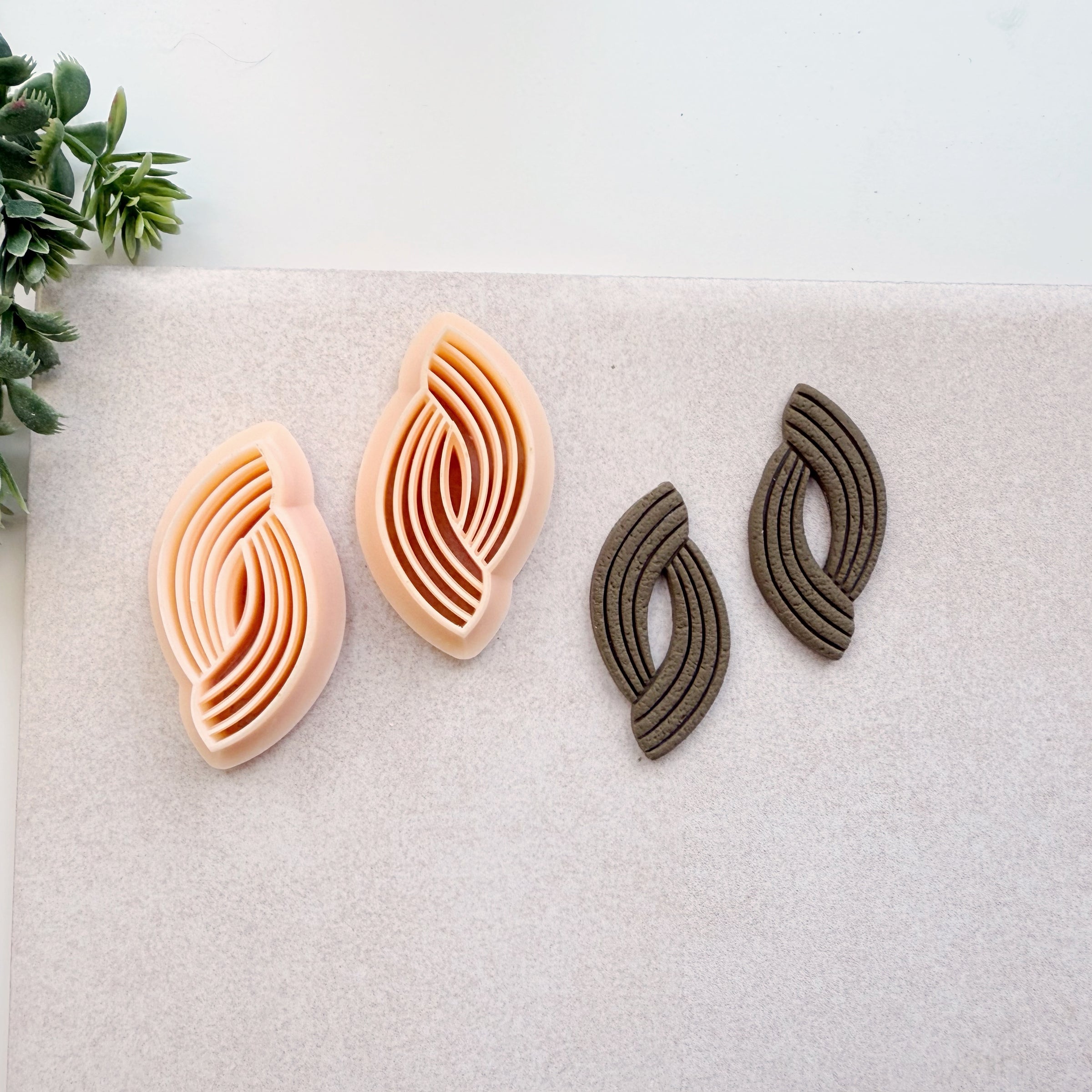 Twisting Leaf Clay Cutter Set – Everyday Dangles Collection