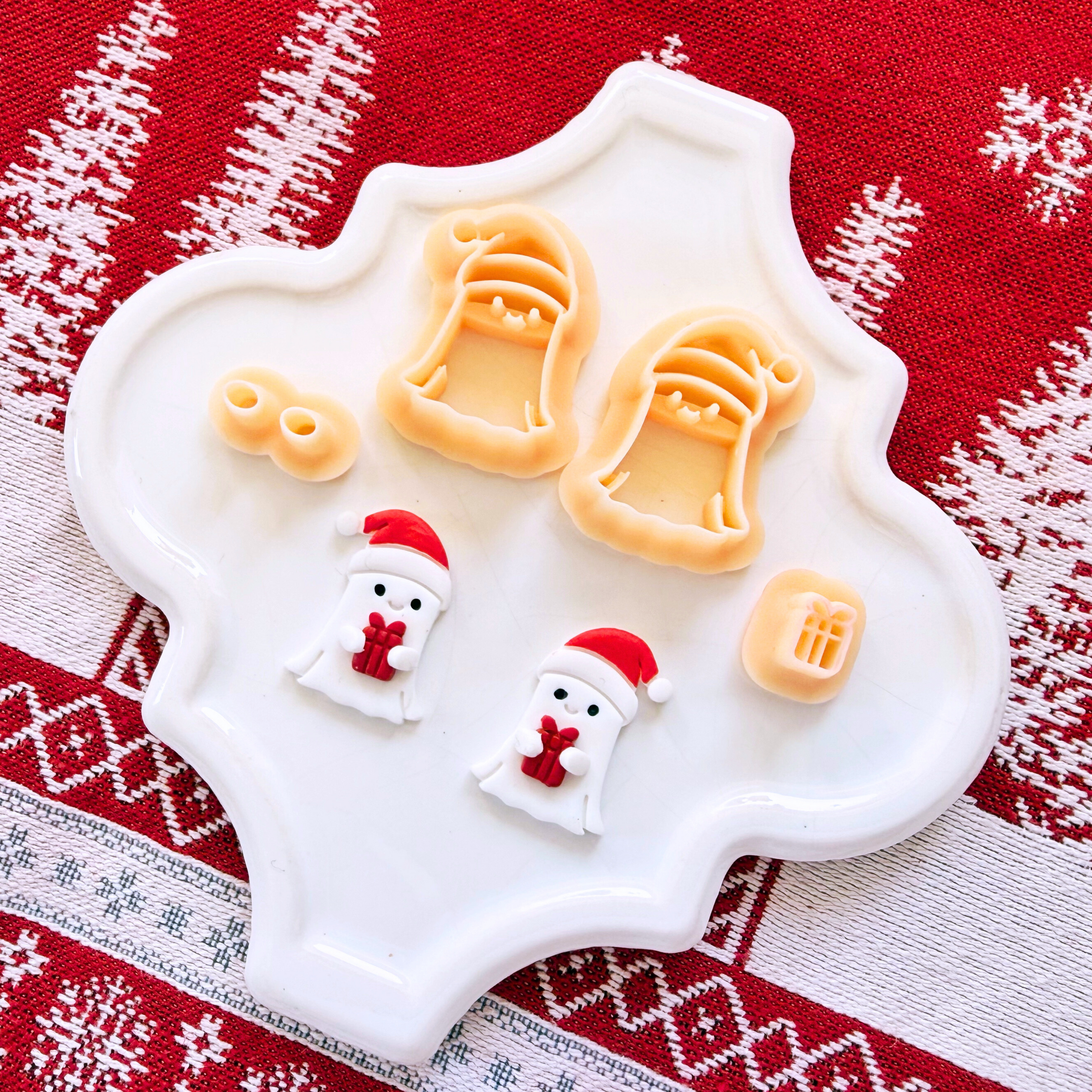 Christmas Ghost Clay Cutter Set – 4 Piece Mirror Cutters in 1 and 1.25 Inch