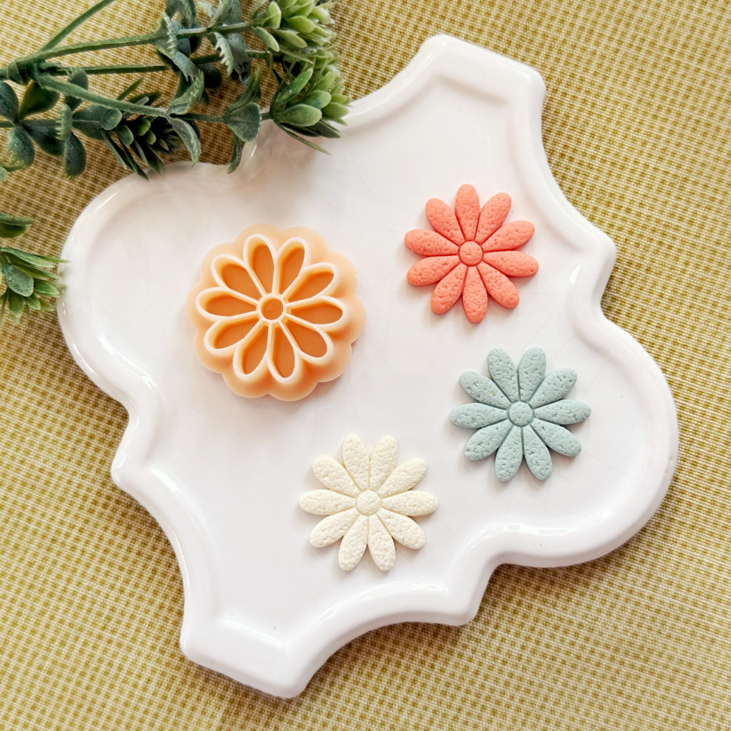Chubby Daisy Polymer Clay Cutter