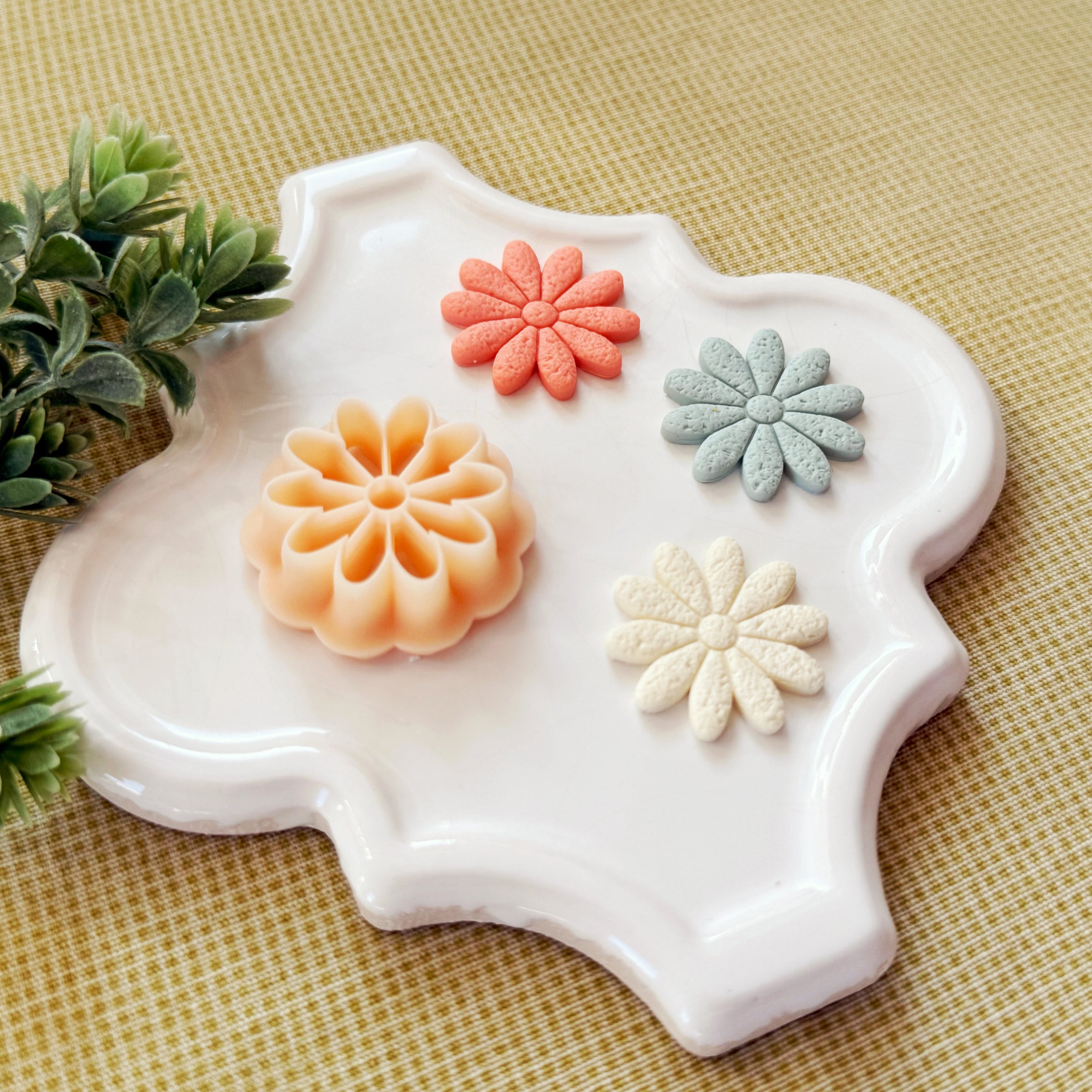 Chubby Daisy Polymer Clay Cutter