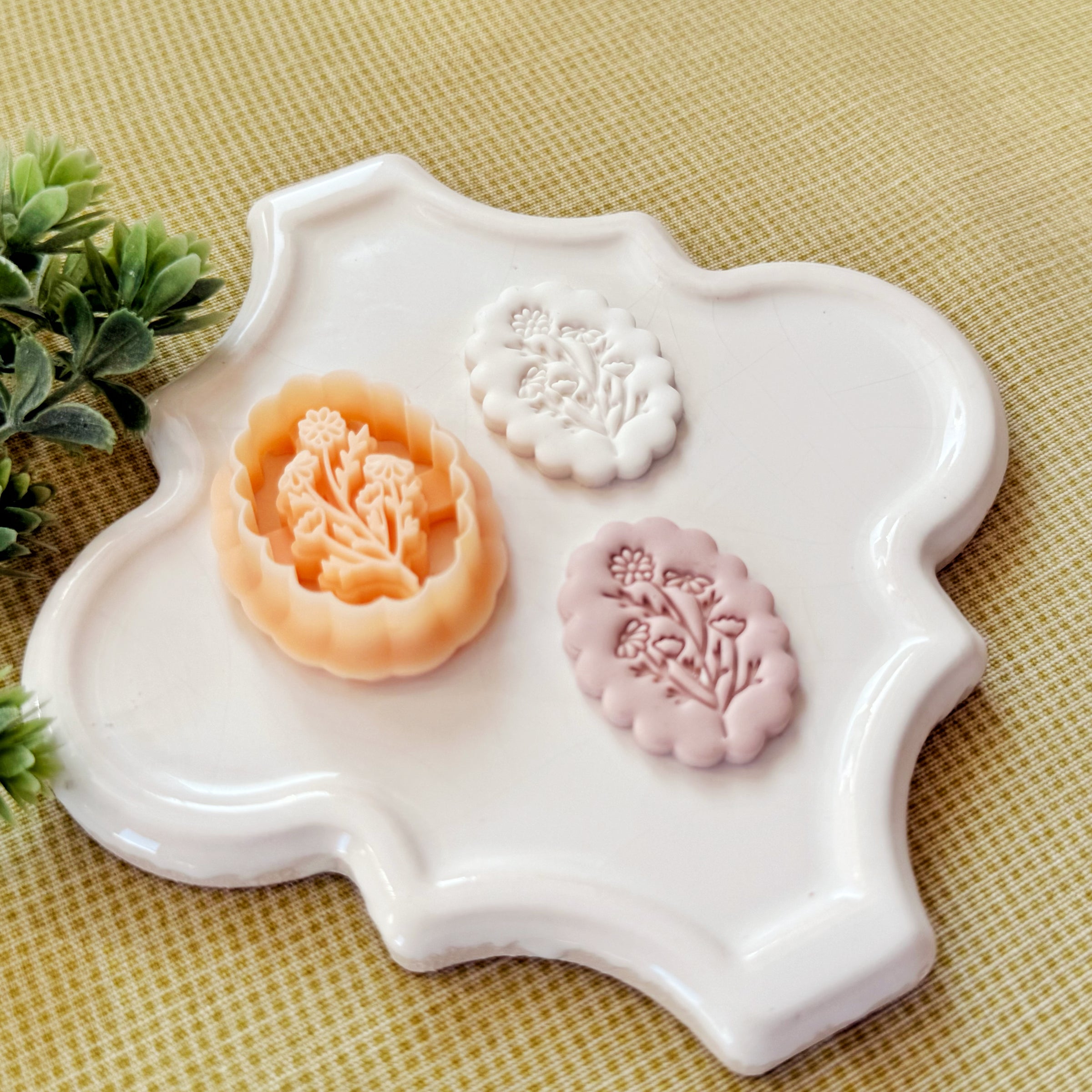 Scalloped Floral Frame Polymer Clay Cutter