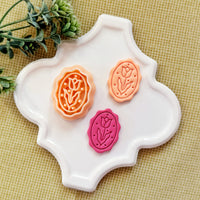 Scalloped Tulip Frame Polymer Clay Cutter