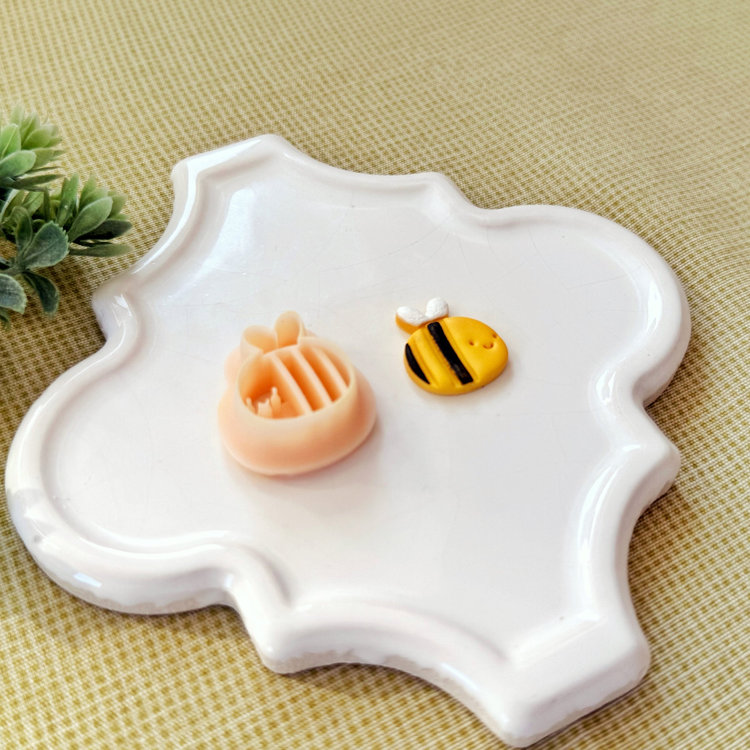 Happy Honeybee Polymer Clay Cutter