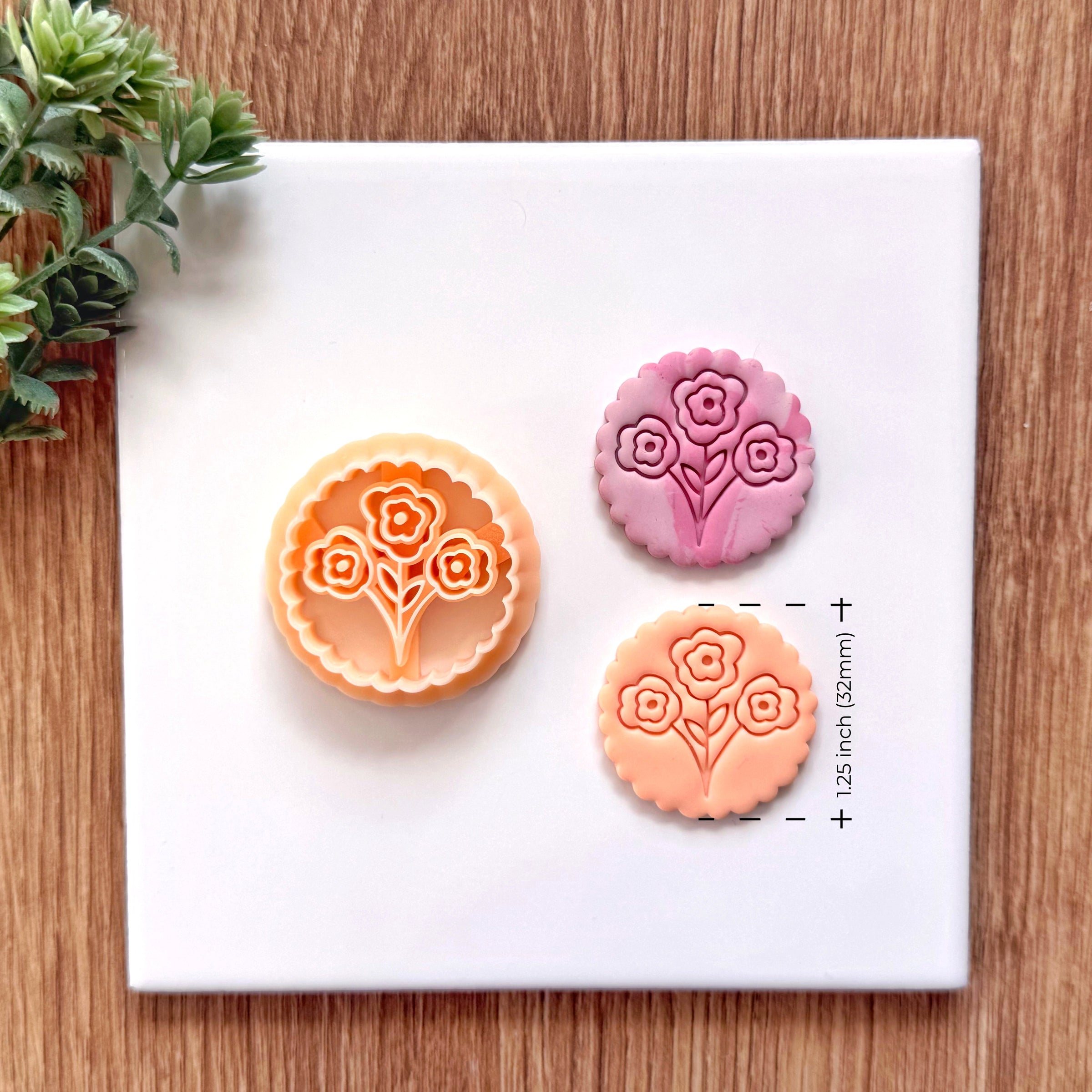 Scalloped Bouquet Medallion Clay Cutter