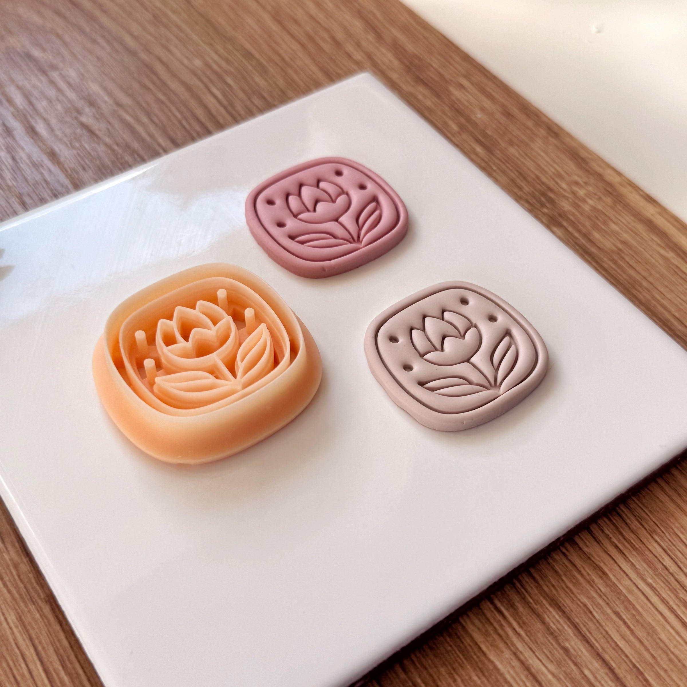Tulip Tile Medallion Clay Cutter