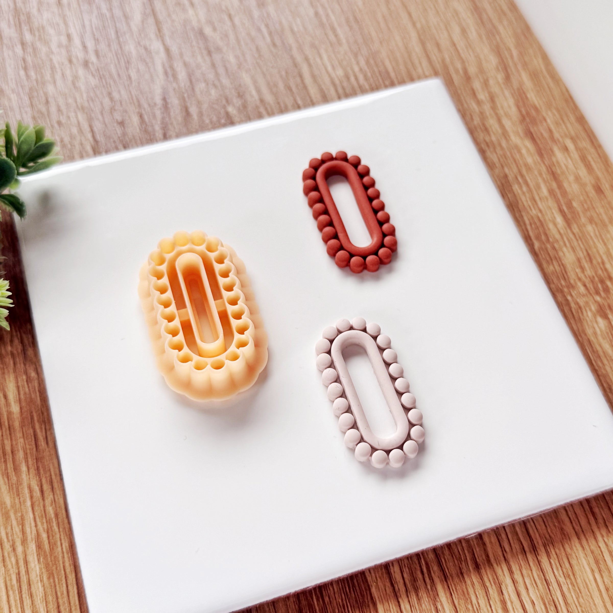 Beaded Capsule Clay Cutter - Modern Pill Shape Jewelry Tool