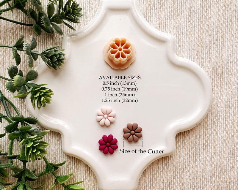 8 Petal Daisy Spring Clay Cutter - Spring 2023