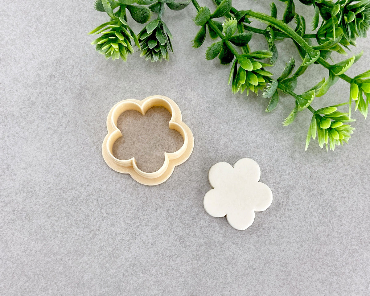 5 Petal Daisy Flower Outline Clay Cutter - BabylonCutters