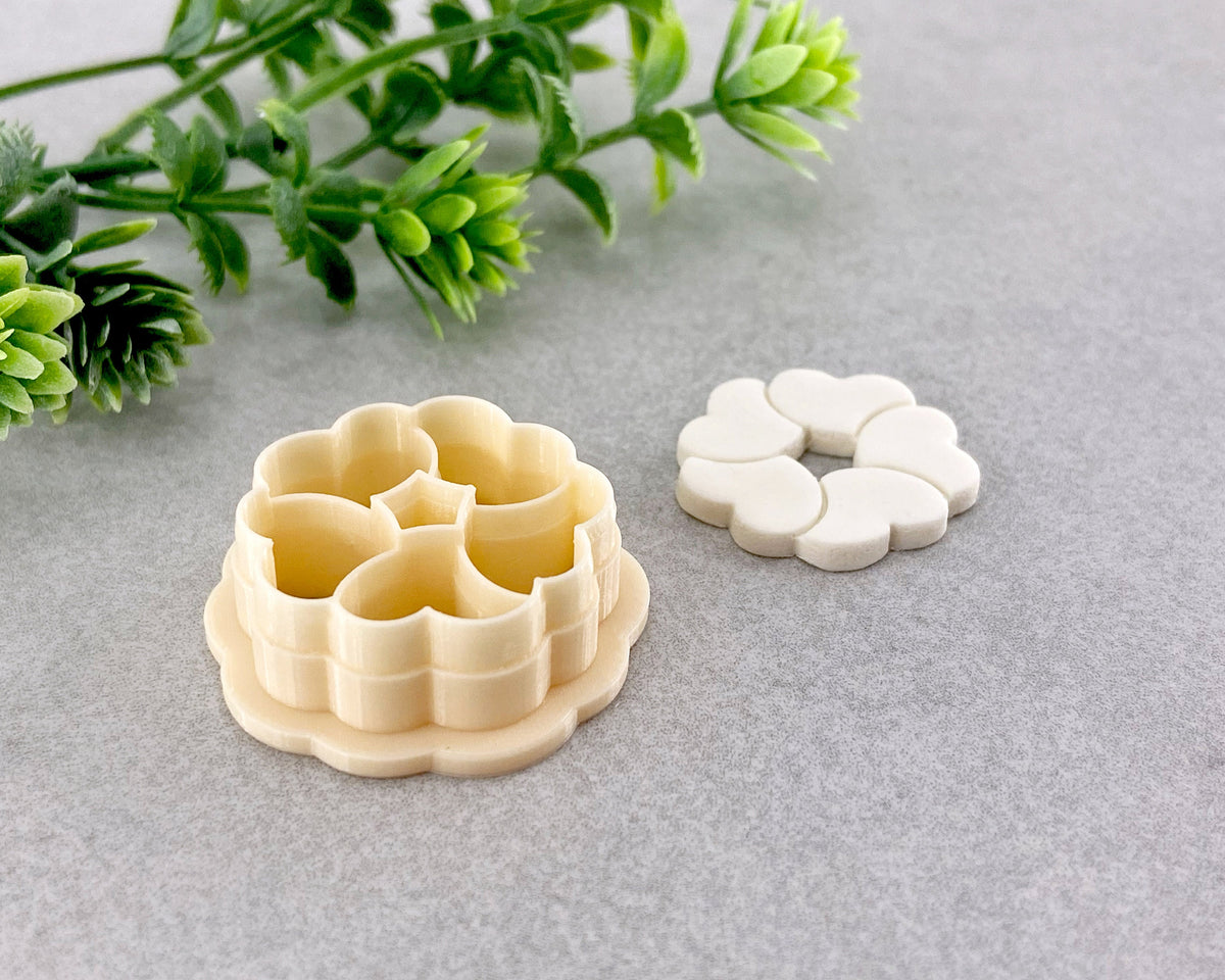 Heart Flowers Spring Clay Cutter - BabylonCutters