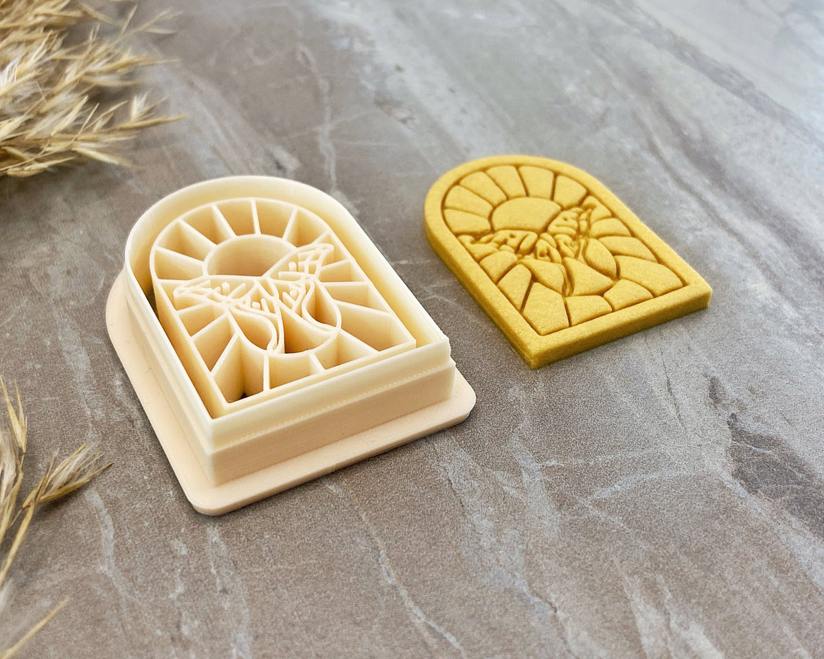 Embossing Moth Arch Clay Cutter - BabylonCutters